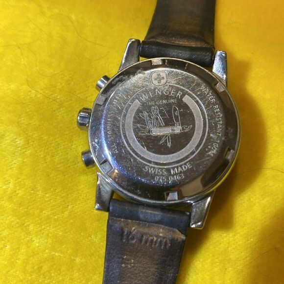 Women Wenger 100m Water resistant Leather Band Round Watch Swiss Made 075 0463